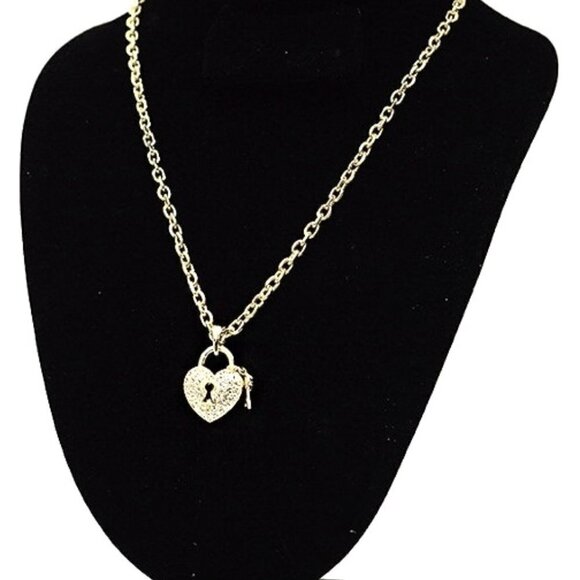 18" Heart & Key Pave Clear Crystal Silvertone Chain Link Charm Keyhole Necklace - Picture 1 of 3